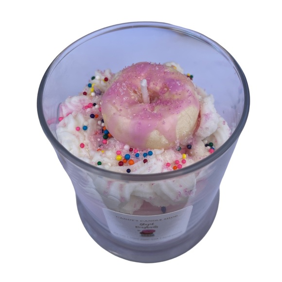 Glazed doughnut 🍩 candle - Picture 2 of 3